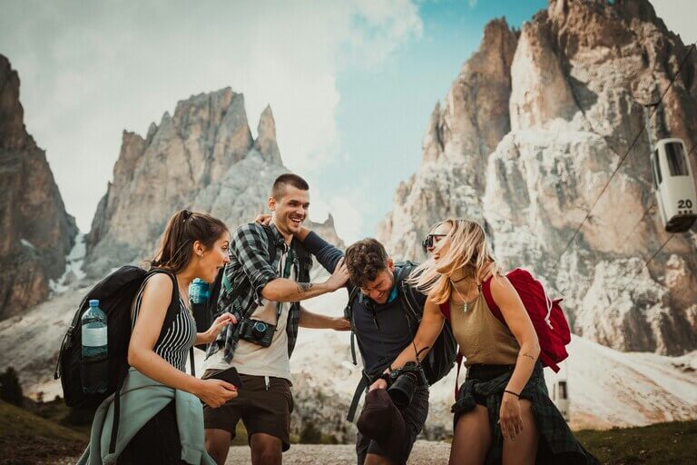 friends-traveling